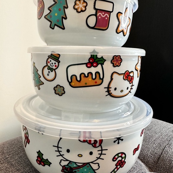 Hello Kitty Christmas Food Containers Set of 3 - Picture 5 of 12